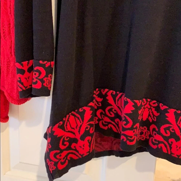 Bundle of 2 long Sweaters size Small Black Red - Picture 5 of 5